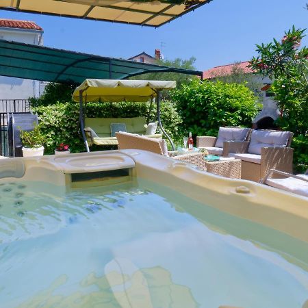Holiday Home Nevena By Rent Istria Буйе Экстерьер фото