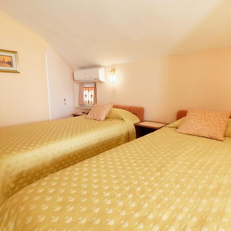 Holiday Home Nevena By Rent Istria Буйе Номер фото
