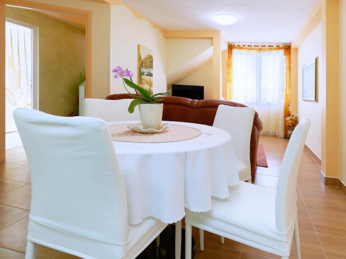Holiday Home Nevena By Rent Istria Буйе Экстерьер фото