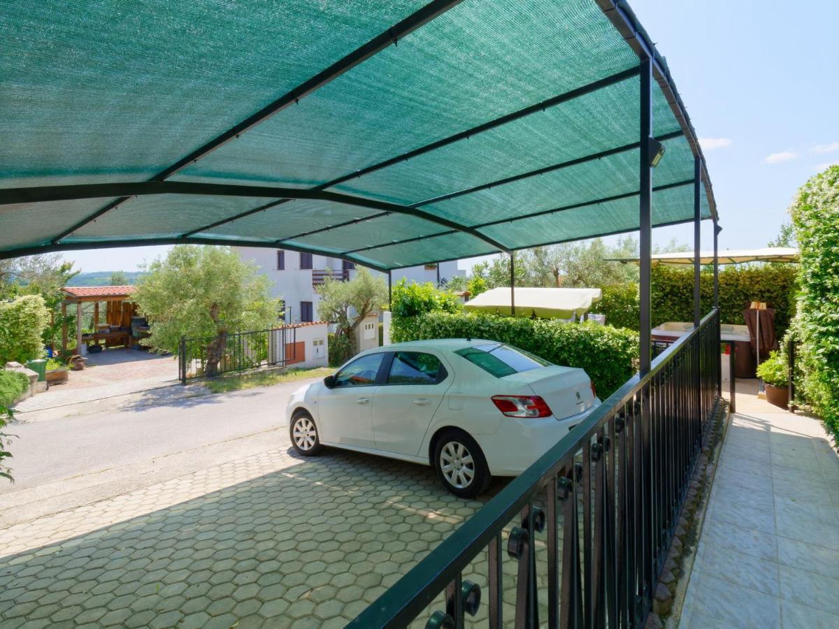 Holiday Home Nevena By Rent Istria Буйе Экстерьер фото