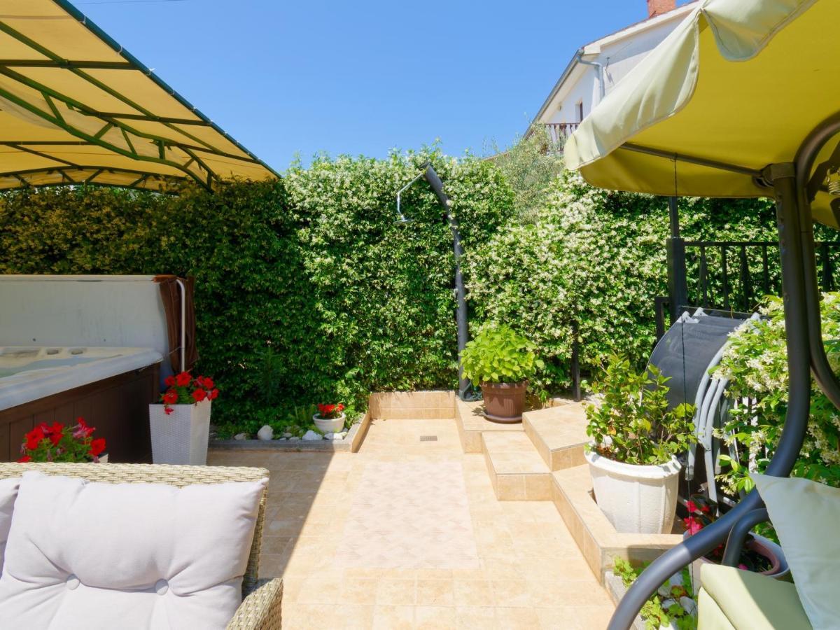 Holiday Home Nevena By Rent Istria Буйе Экстерьер фото