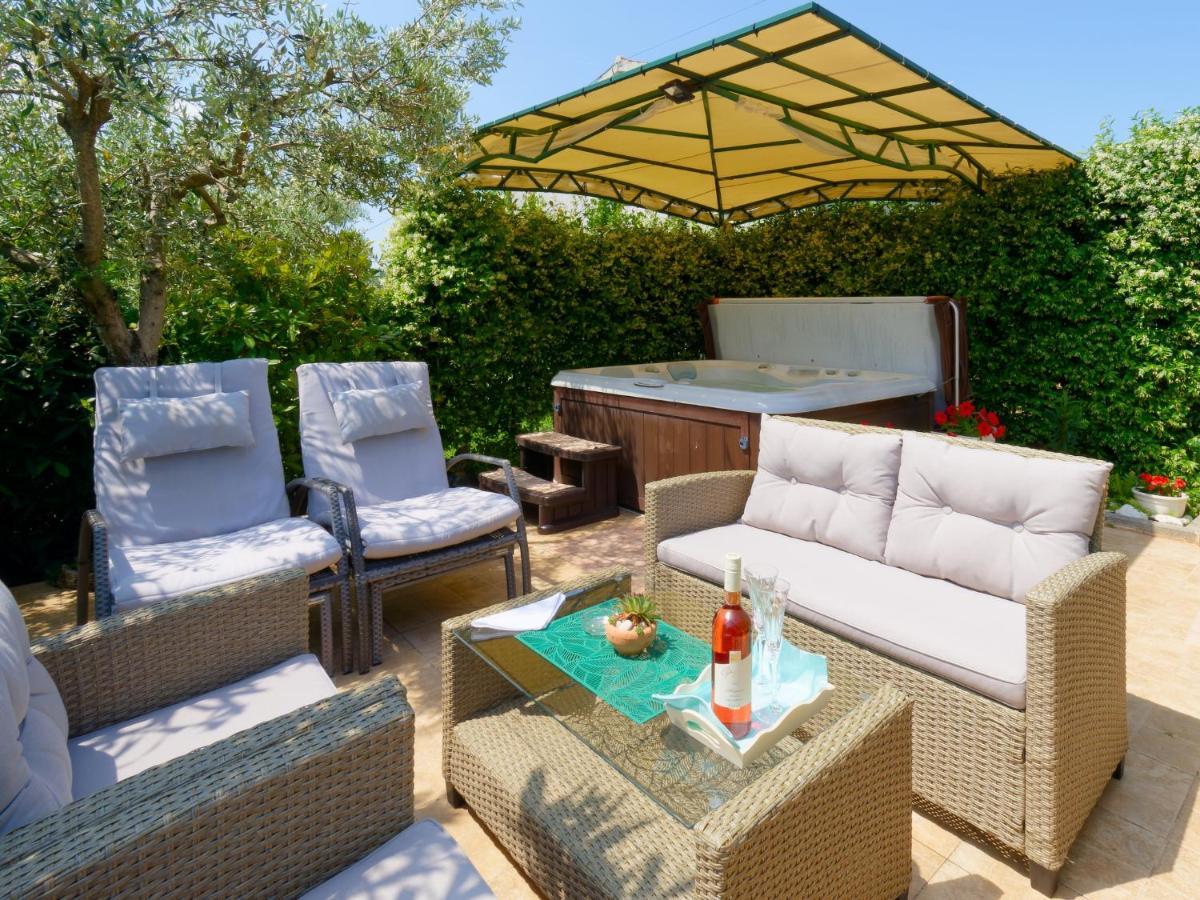 Holiday Home Nevena By Rent Istria Буйе Экстерьер фото